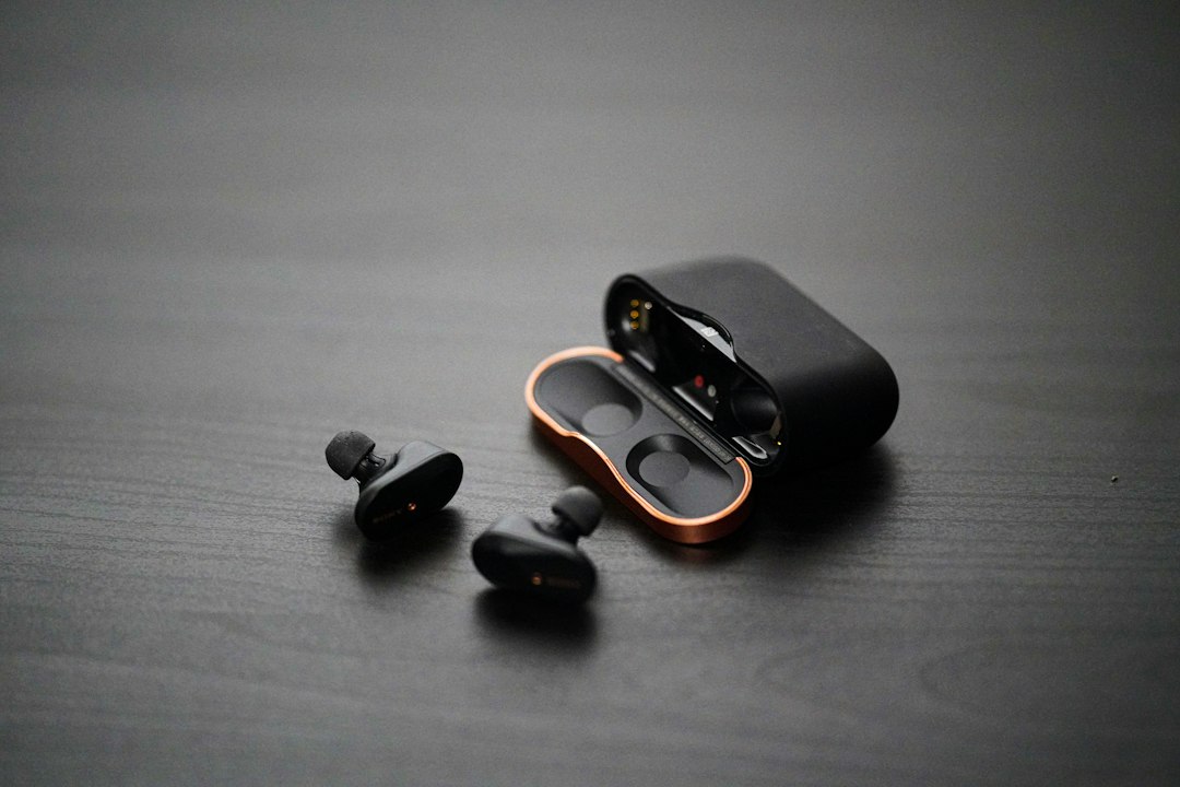 Earphones & Wireless Earbuds